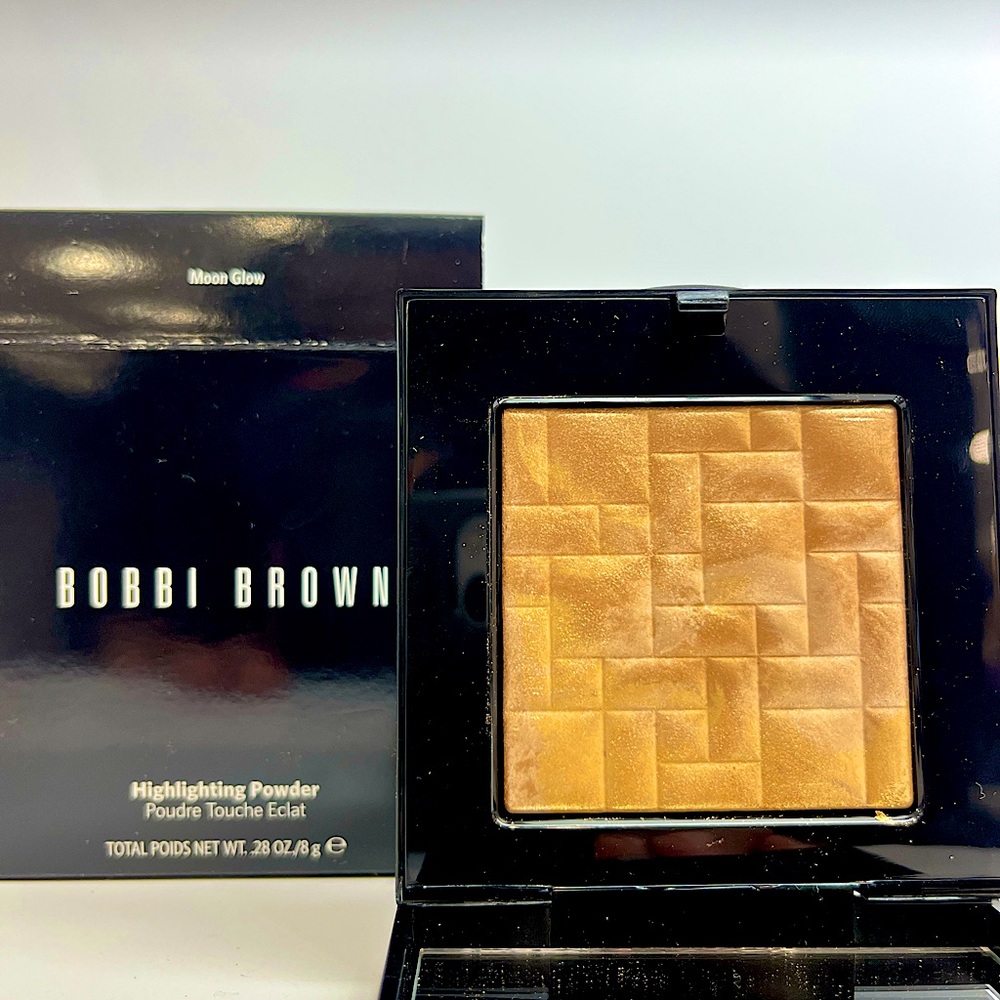 Bobbi Brown Moon Glow Highlighting Powder